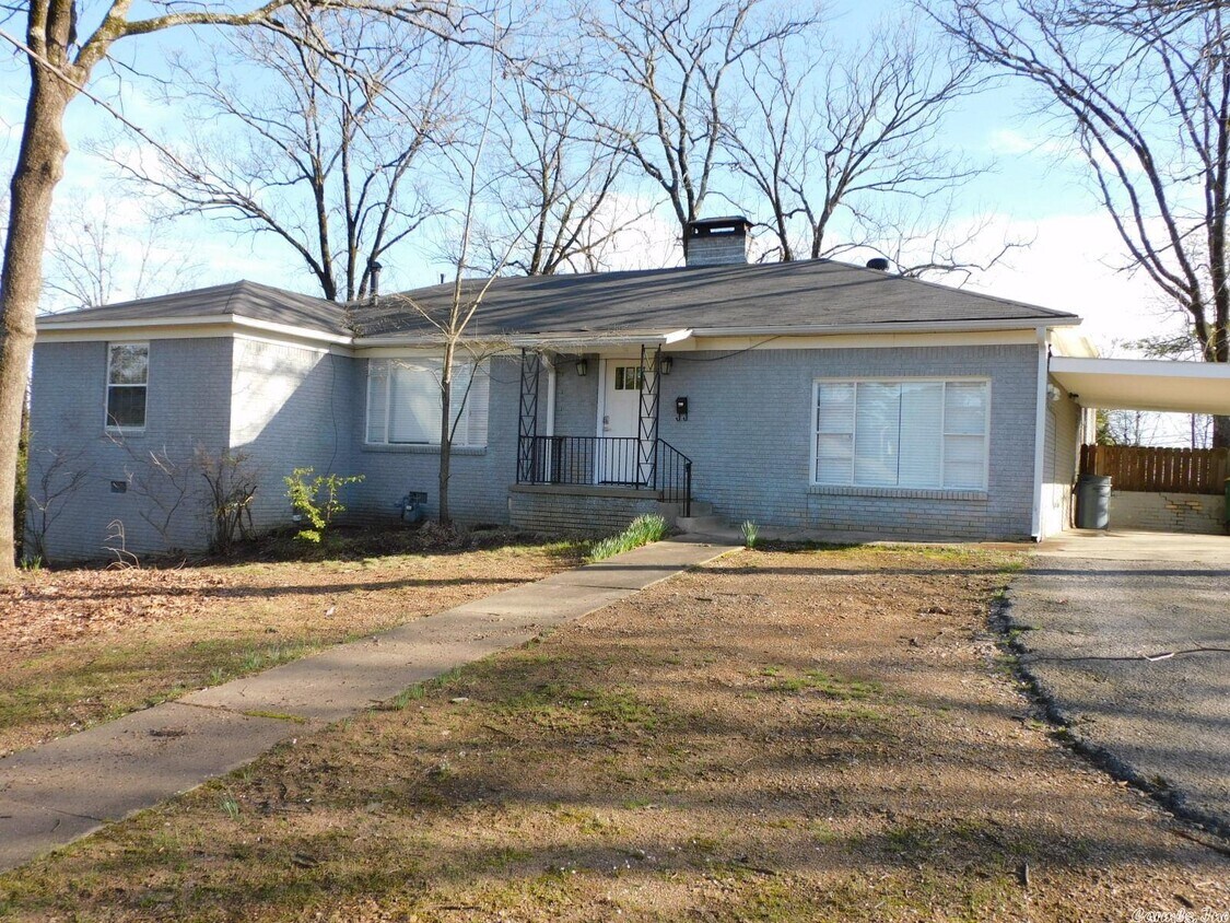 Primary Photo - 3 Fair Hill Cir