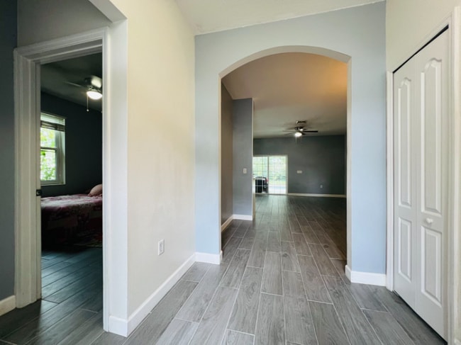 Building Photo - 10143 Shadow Creek Dr