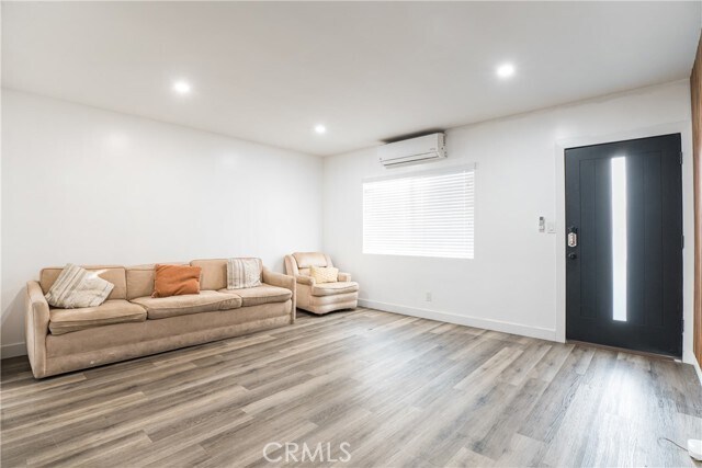 Foto del edificio - 7348 Florence Ave