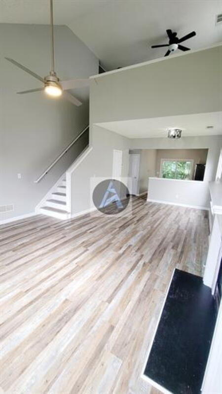 Foto del edificio - 1691 Woodsford Rd