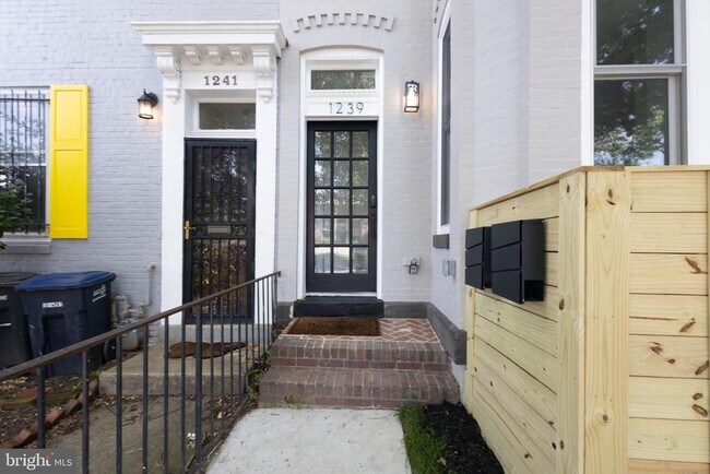 Foto del edificio - 1239 5th St NW
