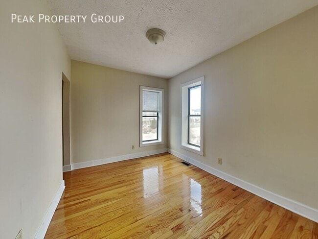 Foto del edificio - 1393 Indianola Ave