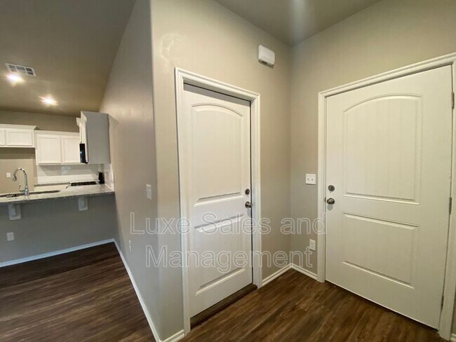 Photo - 10920 NW 119th St House