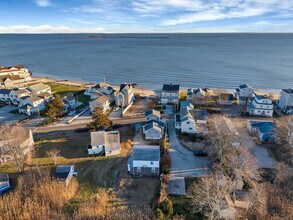 Building Photo - 176 Shore Rd