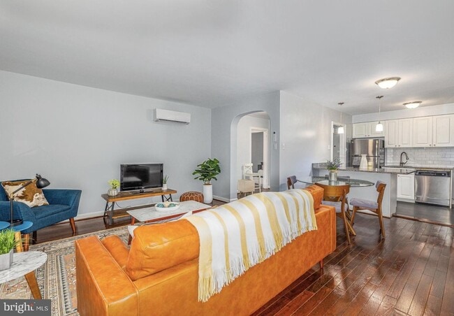 Building Photo - 150 E Wynnewood Road Unit 1B-11F