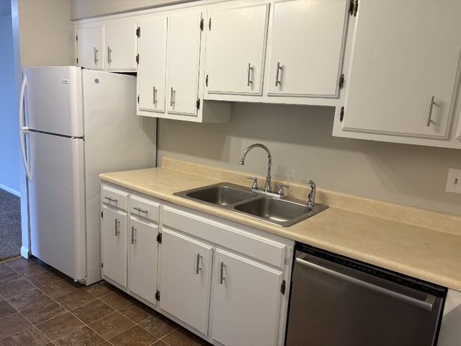 Foto del edificio - 515 Basswood Ave