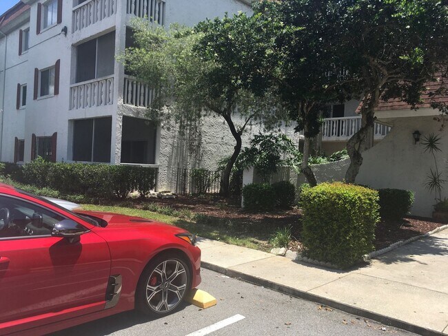 Foto del edificio - Central Orlando ground floor condo in gate...