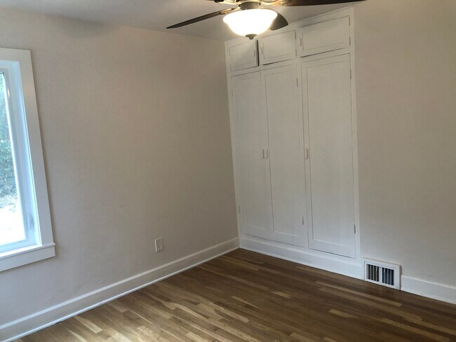 Foto del edificio - 635 SE Spring St