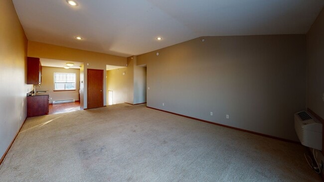 Building Photo - 2820 15th Ave NW