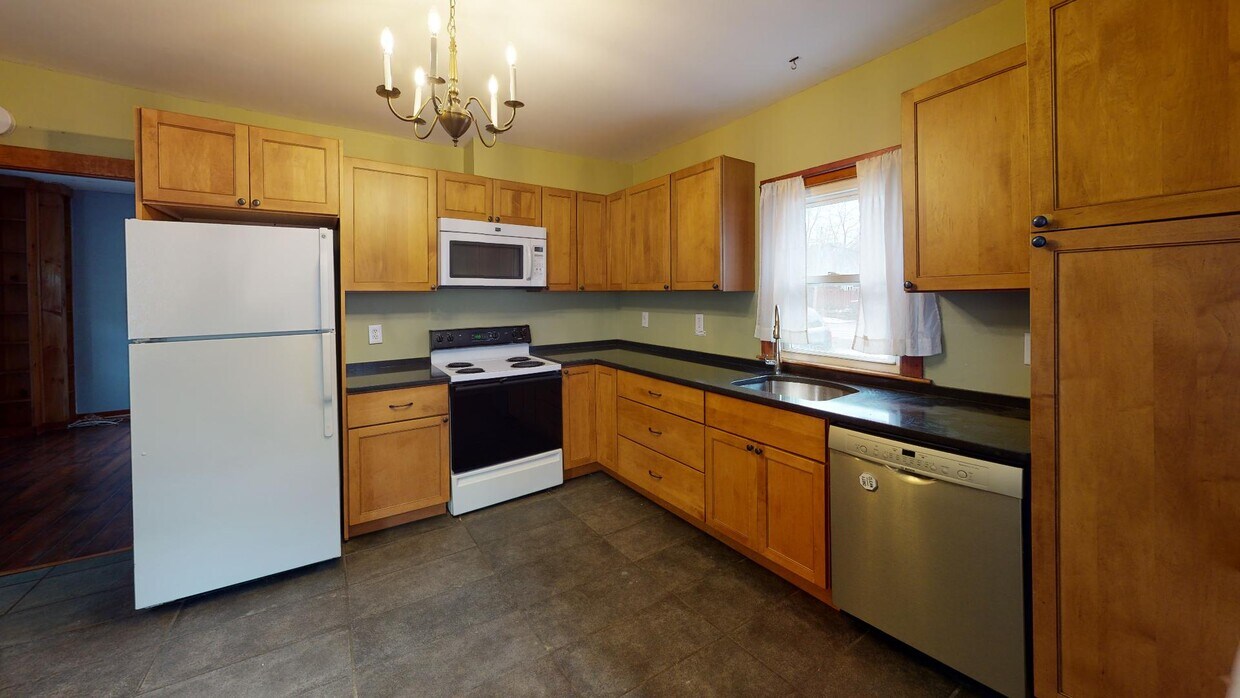 Primary Photo - 24 Winship St