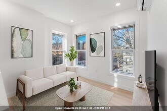 Building Photo - 306 Varick St