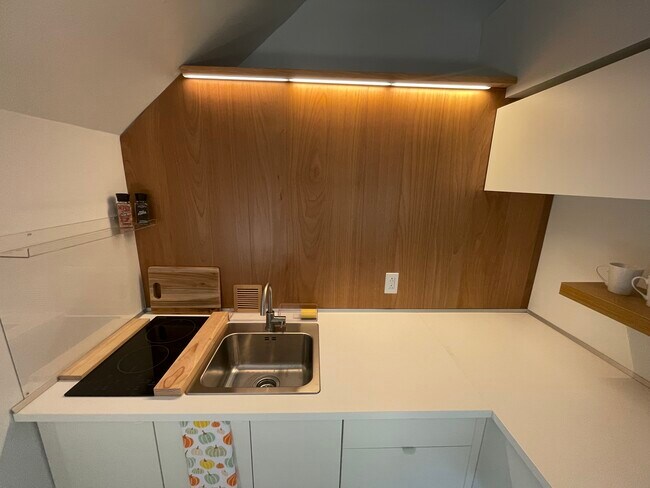 Foto del edificio - 38 Gnarled Hollow Rd