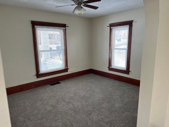 Foto del edificio - 3 bedrooms & 1 bath Colonial home