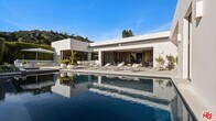 Foto principal - 1088 N Hillcrest Rd