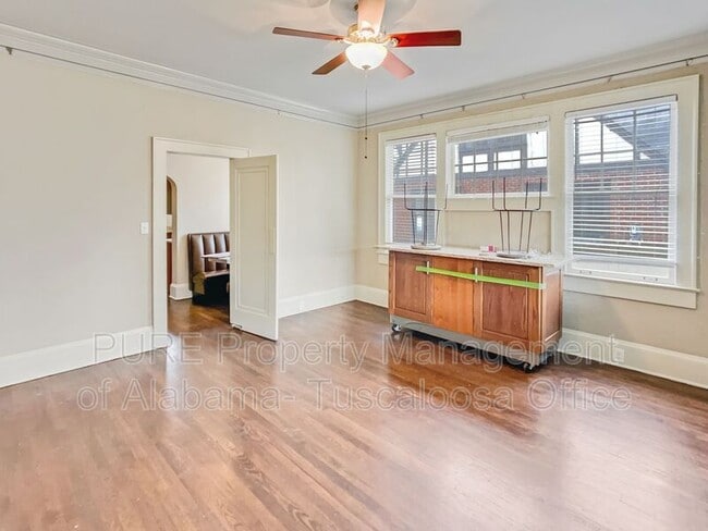 Building Photo - 420 Caplewood Dr