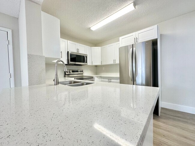 Foto del edificio - 251 Palm Cir W