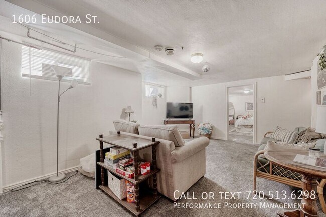 Foto del edificio - 1606 Eudora St