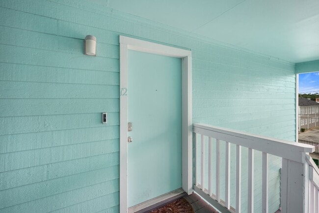 Building Photo - Spacious 2BR/2BA third floor South Tampa c...