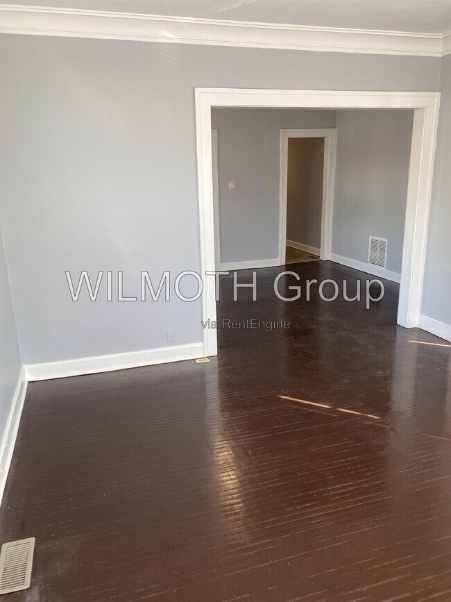 Building Photo - 634 E 37th St