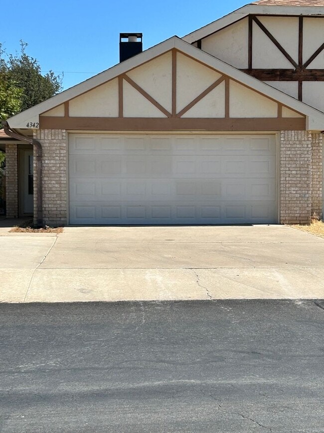 Building Photo - 4342 Esmond Dr