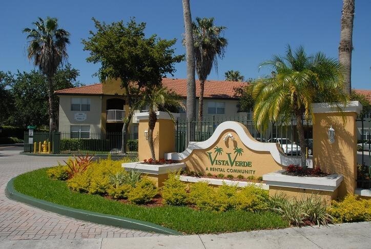 Primary Photo - 1440 SW 104th Path