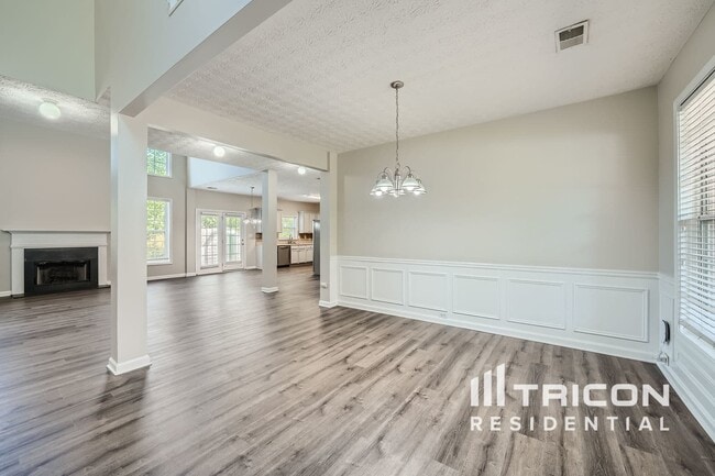 Building Photo - 733 Winbrook Dr