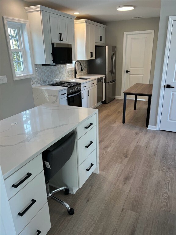 Foto del edificio - 1651 Empire Blvd