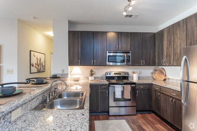 Interior Photo - 927 West Morgan