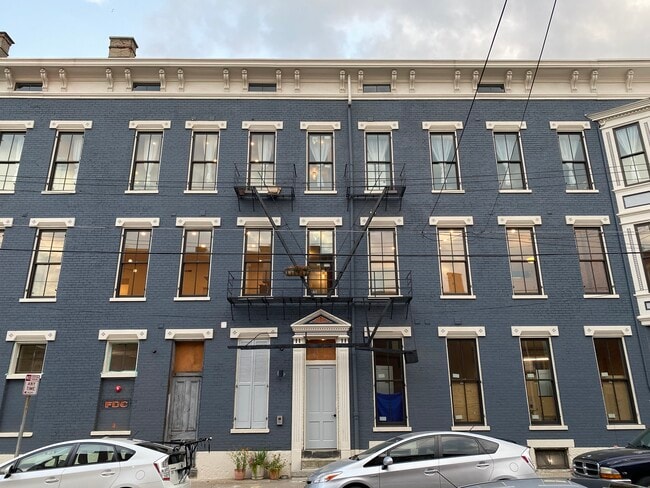 Foto del edificio - 1035 Dayton St