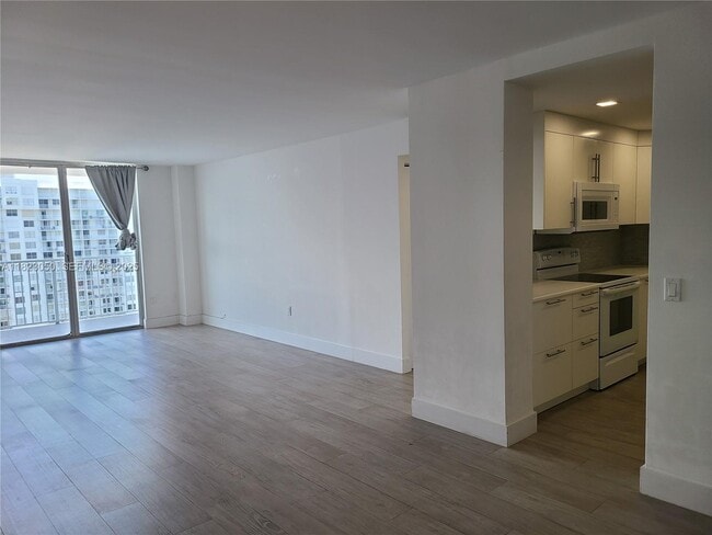 Building Photo - 2851 NE 183rd St