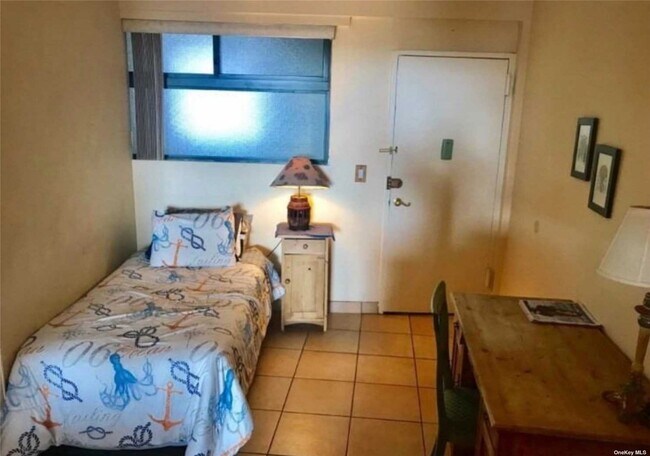 Foto del edificio - 830 Shore Rd