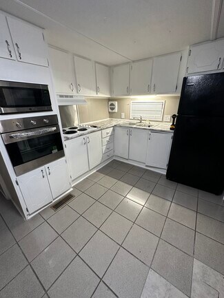 Building Photo - 3274 King Charles Rd