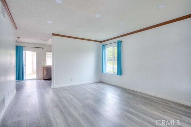 Building Photo - 2210 Shady Hills Dr