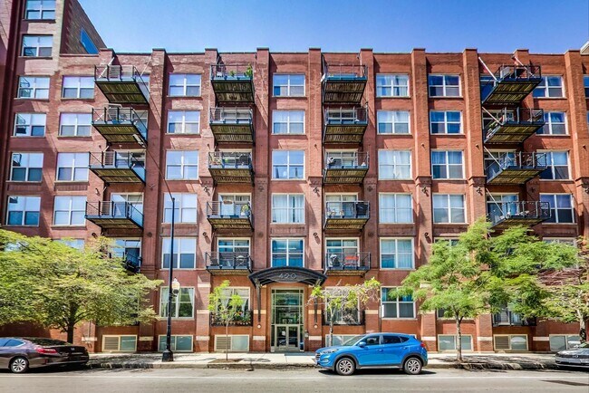 Foto del edificio - 420 S Clinton St