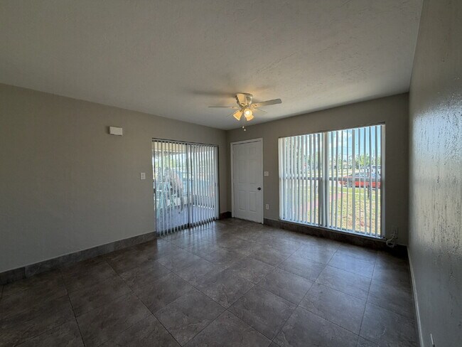 Foto del edificio - "Charming 3-Bedroom in Port Charlotte – Cozy Comfort Awaits!"
