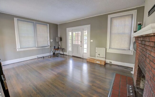 Building Photo - 145 S Pickens St