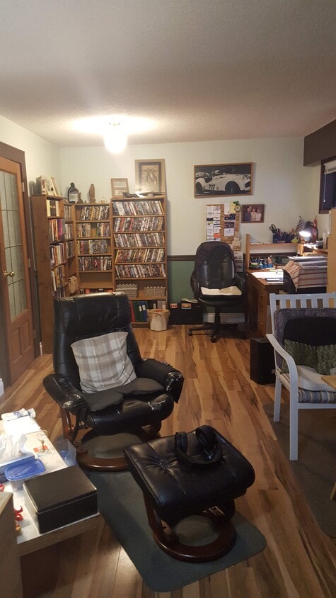 Primary Photo - 13135 20 Av