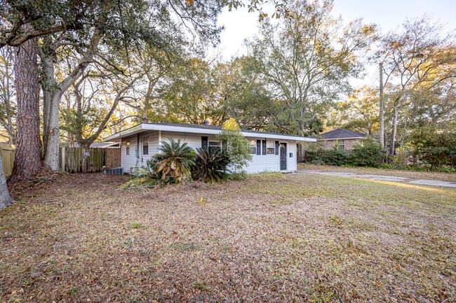 Building Photo - 2314 14th Street, Pascagoula