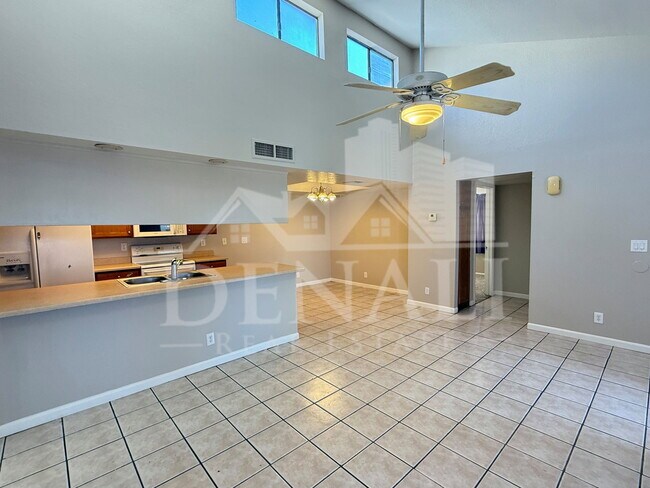 Foto del edificio - 633 W Southern Ave