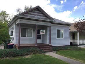 Building Photo - 826 S Cascade Ave