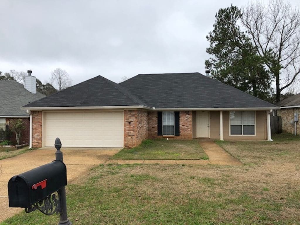 Primary Photo - 258 Sunchase Dr