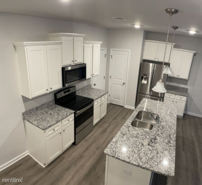 Building Photo - 3 br, 2.5 bath Townhome - 3682 Abbey Way