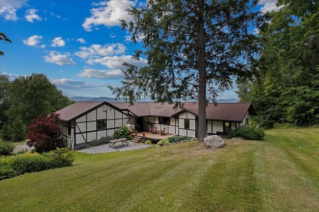 Foto del edificio - 682 Ski Valley Rd
