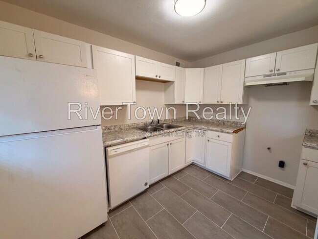 Foto del edificio - 1327 Busby Ave