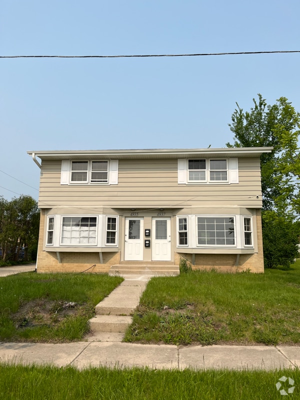 Building Photo - 4835-4837-4837 N 103rd St