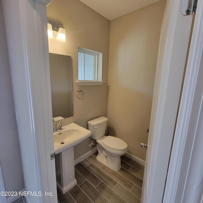 Foto del edificio - 51 Appleton Ct