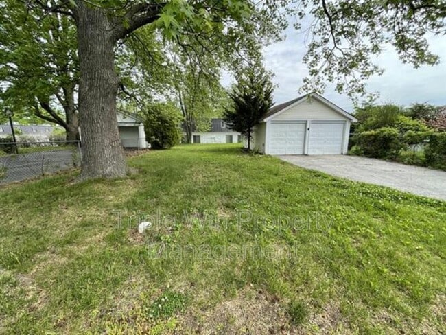 Building Photo - 1629 Talisman Ln