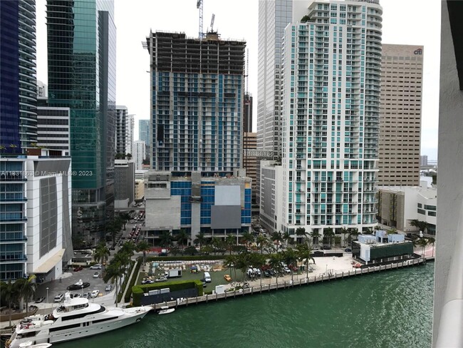 Foto del edificio - 465 Brickell Ave