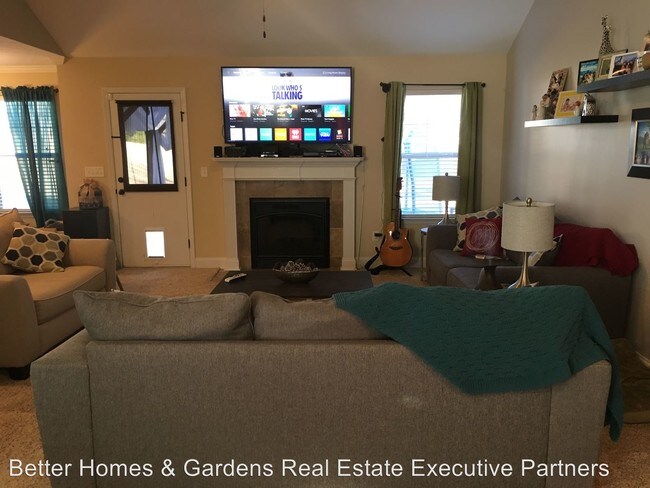 Building Photo - 3 br, 2 bath House - 704 Cannock Loop
