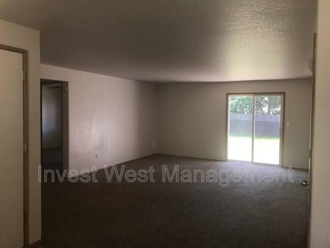 Building Photo - 4416 NE 130th Ave